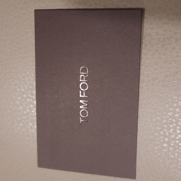 Tom Ford brown glasses case and cloth - Picture 6 of 10